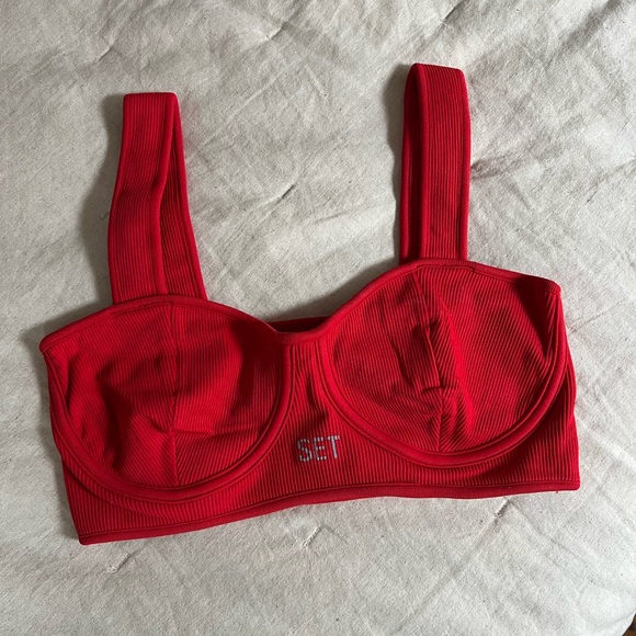 SET ACTIVE Other - NWOT Set Active SCULPTFLEX Contour Bra - Red